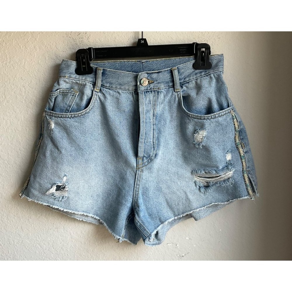 Zara embellished high waisted distressed light washed shorts size 2-4